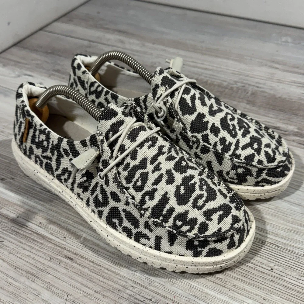 Hey Dude Wendy Cheetah Grey Woven Slip‎ On Shoes Women's Size 6 Lightweight EUC